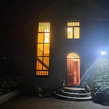 House In The Countryside بيت للعطل كورك