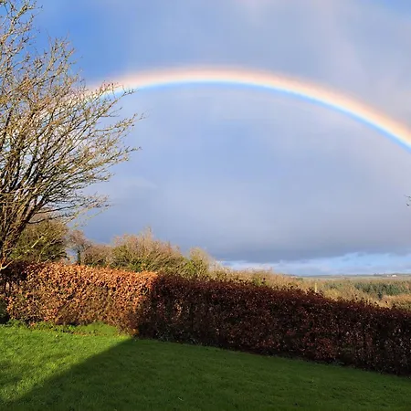 House In The Countryside *